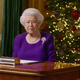 Image for article titled Queen Elizabeth Reveals SHOCKING Yearslong Affair With the Grinch